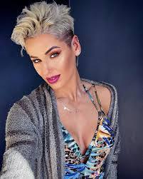 Heather Buckmaster's Instagram, Twitter & Facebook