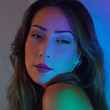 Nesta quinta-feira (25), Joelson Veloso, pai da influenciadora Isabel  Veloso, afirmou à @quem que a filha foi extubada após 21 dias. Nos stories,  ele publicou: “Nossa princesa está acordada! Bem cuidada, forte,