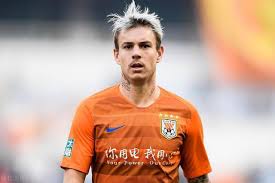 Róger krug guedes, known as róger guedes, is a brazilian footballer who plays for shandong luneng taishan as a forward. Leonardo èŽ±æ˜‚çº³å¤š Hartung On Twitter Surpresa Roger Guedes E Inscrito Pelo Shandong Luneng Na Vaga Do Brasileiro Leonardo E Ja Esta A Disposicao Do Tecnico Li Xiaopeng Para O Jogo De Amanha