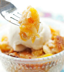 This easy peach cobbler (canned or fresh peaches) is the perfect southern peach cobbler recipe with sweet spiced peaches and homemade butter pie crust. Easy Peach Cobbler With Bisquick