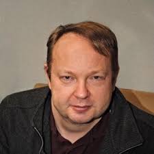 Tässä kuussa tuli kuluneeksi reipas puoli vuotta, kun Sooci Oy pysähtyi ja  jäin tyhjän päälle. Pari kolme ensimmäistä kuukautta meni totutellessa  uuteen elämänvaiheeseen. Haastettahan tuossa alkuun…