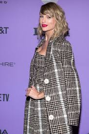 Taylor swift is here to make 2020 a little bit better with her new album folklore, which was announced just one day before its release. Taylor Swift Straightens Curls Fans Think It S A Red Easter Egg Hollywood Life