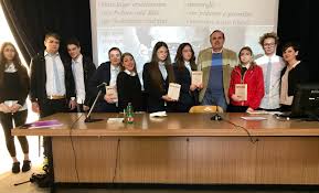 Marchesa marchesa notte marciano marco de vincenzo marco vanoli marco varni marcobologna marella maria grazia severi maria lucia hohan marie jo mariella burani. Vincenzo De Lucia Presenta Contro Verso Alla Fondazione Villaggio Dei Ragazzi