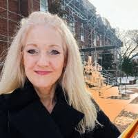 Stephanie Brott's Instagram, Twitter & Facebook