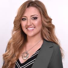 Andrea Bueno Real Estate Agent