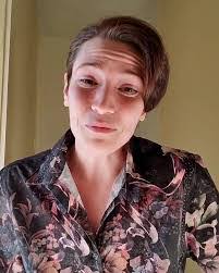 Roxanne Hood's Instagram, Twitter & Facebook