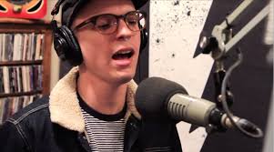 Mack Russel performs Wall