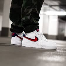 Nike Air Force 1 White Black Swoosh On Feet A Head Turning 3d Chenelle Swoosh Makes An Appearance On This Nike Air Force 1 Cop Yours On Kickz Com Nike Nike Air Nike Air Force