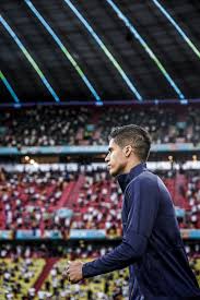 May 27, 2021 · interrogé en conférence de presse sur le retour de son coéquipier du real madrid karim benzema, raphaël varane affirme que l'attaquant a toujours été très proche de l'équipe de france. Raphael Varane On Twitter Un Bon Debut Equipedefrance