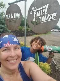 Foster mom's 11-year-old twins join her for a group run