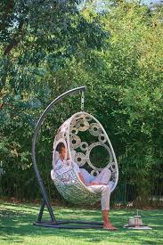 Bunların yaklaşık 118% kadarı veranda salıncakları, 6% bahçe takımları ve 1% kadarı dış mekan masaları şeklindedir. Comment Choisir Un Fauteuil Suspendu Pour La Maison Ou Au Jardin
