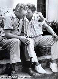 Elvis publicly displayed great grief over his mother's passing, and to some it seemed callous to have his sorrow put on display in the country's newspapers. History In Pictures Auf Twitter Elvis Comforting His Father After The Death Of His Mother Mrs Gladys Presley 1958