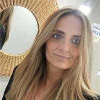 1000+ perfiles de «Sandra San»