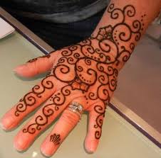 Gambar henna tangan simple dan bagus. Unduh 92 Contoh Tato Henna Simple Di Tangan Paling Bagus