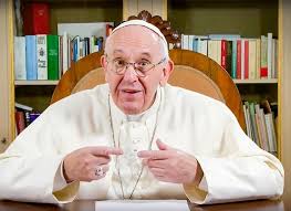 Papež františek probírá s věřícími jednotlivé části mše svaté. Vychazi Cesky Preklad Fratelli Tutti Papeze Frantiska Kosmas Cz Vase Internetove Knihkupectvi