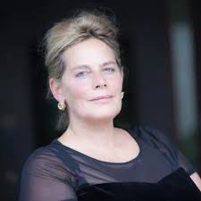 O Custo de Vida" e a praga das autobiografias