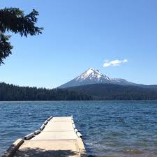 Lake Of The Woods That S Mt Mcloughlin On The Other Side Oregon Klamath Falls Oregon Oregon Life Oregon Travel