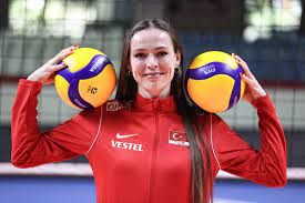 2010 dünya şampiyonasında ev sahibi polonya'yla yapılan maçta polonya televizyonunun spikeri eda erdem için: Eda Erdem Dundar Arsivleri