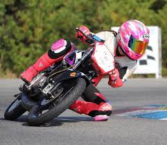 たはらかすみさんはinstagramを利用しています 最近バイクに乗っていない カスミマルケス です むち打ちは完治しております ご心配をおかけしました 私がサーキットとかで走るようになったのは パパが独断で勝手に選んだ lady biker biker
