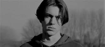 Even better, it's completely ageless. 90 S Curtain Hairstyles For Men Middle Part Hair Guys Men S Style