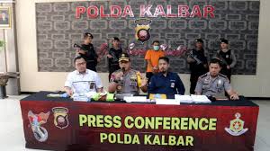 Pilihan jangka waktu yang fleksibel 12, 18 & 24 bulan. Hati Hati Setor Ktp Dan Foto Puluhan Orang Tertipu Pinjaman Online Kumparan Com