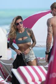 Hier zerbricht die beziehung von loris und sophia. Loris Karius Kisses German Model Sophia Thomalla After Split From Rock Star Ex