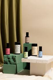 Elanveda S Herbal Supplements And Oil Blends Come With Elegant Packaging Essential Oil Blends Oil Blend Packaging Design