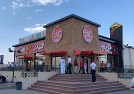 Albaik בטוויטר أهلنا وأحبائنا في مدينة الورود يطيب لنا الإعلان عن افتتاح مطعم البيك في مدينة الطائف بـ الحوية طريق المطار الفرع يقدم وجبة المسحب والجمبري والسمك والساندويتشات بأنواعها العادي والحراق وقريبا