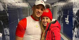 Patrick mahomes is a professional american football player who plays for kansas city chiefs. Security Was Forced To Move Patrick Mahomes Gf Brother To Safe Place Away From Patriots Fans Tweets Pics Total Pro Sports
