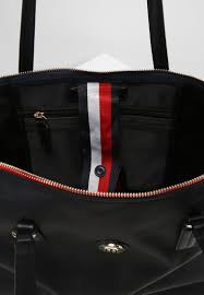 Découvrez notre nouveau sac à main cabas luxe en cuir bologna, il devient le it bag de cette année, le sac que toutes les femmes s 'arrachent, chic. Tommy Hilfiger Poppy Tote Cabas Black Noir Zalando Fr