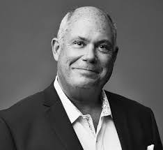 Paul Gille's Instagram, Twitter & Facebook