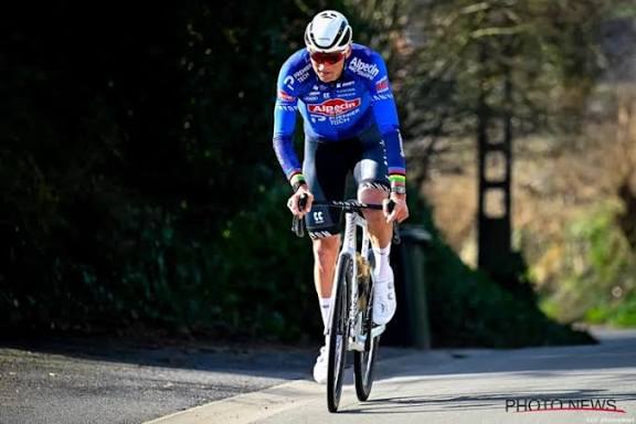 Mathieu van der Poel op pad met fijn gezelschap en doet verrassende onthulling | Wielerkrant.be