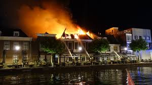Maybe you would like to learn more about one of these? Zeer Grote Brand Verwoest Restaurant Pronto En Naastgelegen Pand Aan Rijnkade Alphen Aan Den Rijn Nieuws Op Beeld