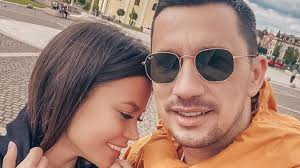 Fix pentru asta flick domnul rimă te premiază. Domnul RimÄ Vrea SÄ FacÄ NuntÄ Dar FÄrÄ Spectacol Ètiri De Actualitate Èi Divertisment