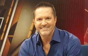 ROUNDTABLE (pt. 2 of 2): Should Bellator prioritize signing Mike Goldberg  to be give Spike TV broadcasts best known voice and face in MMA announcing? 