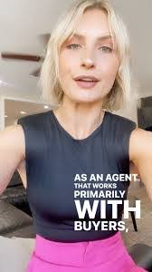 Sarah Meester's Instagram, Twitter & Facebook