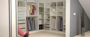 Bei unseren pax und platsa systemkleiderschränken kannst du deine einrichtung komplett individuell zusammenstellen. Schranksysteme Furs Schlafzimmer Nach Mass Konfigurieren Deinschrank De