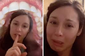 At birth, you have about 10,000 taste buds, but after age 50, you may start to lose them. A Small Percentage Of People Have A Bump On The Roof Of Their Mouths