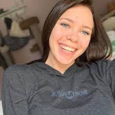 Alexandra Tolbert's Instagram, Twitter & Facebook