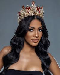 Andreina Santos's Instagram, Twitter & Facebook