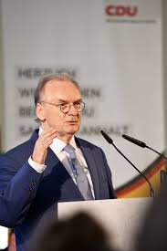 »nutzen wir doch die zeit, dass jeder mir seine glückwünsche überbringen kann«. Dr Reiner Haseloff Ist Erneut Spitzenkandidat Der Cdu Sachsen Anhalt Cdu Dessau Rosslau