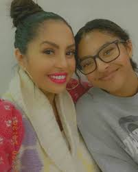 Nicola Bryant ** Yods with **ASC and MC at the apex** Roddenrating A Mars  and Ceres OOB https://www.astro.com/astro-databank/Bryant,_Nicola  https://en.wikipedia.org/wiki/Nicola_Bryant