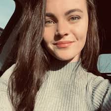 Emily Luttrell's Instagram, Twitter & Facebook