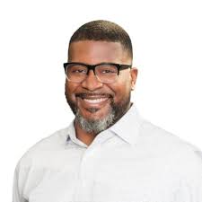 I had the pleasure of helping Kroger Store 356 in Louisville, KY with the  Derby. There is a wonderful group of associates that creates the Garland of  Roses for the race! The