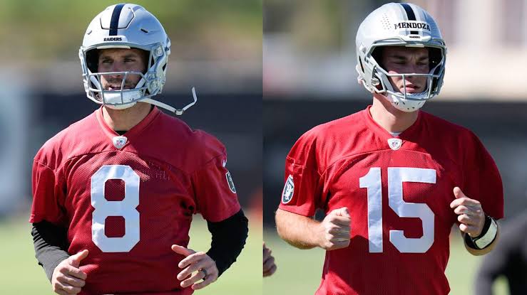 Kirk Cousins observing team activities, do AI tạo