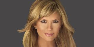 Celebrities with middle name: Evelyn