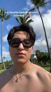 ballin at the best basketball court in hawaii #fyp #foryou #hawaii  #hawaiilife #basketball #basketballcourt #ballislife #beach #summertime  #summervibes #milliondollarbaby #workout #hoops