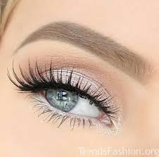 It S A Universal Unmodified That Many Women Around The World Love Makeup Beauty Is Basically An Internati In 2020 Blue Eye Makeup Eye Makeup Makeup Tips For Blue Eyes