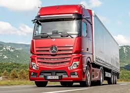 Swiss Camion La Technologie De Pointe Du Nouvel Actros Die Strassentransportfachzeitschrift Der Schweiz