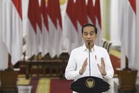 Sebelum terjun ke dunia politik, mantan wali kota jokowi menikah dengan iriana di solo, pada tahun 1986, dan memiliki tiga orang anak, yaitu gibran. Jokowi Pasca Lebaran Ada Potensi Lonjakan Kasus Covid 19